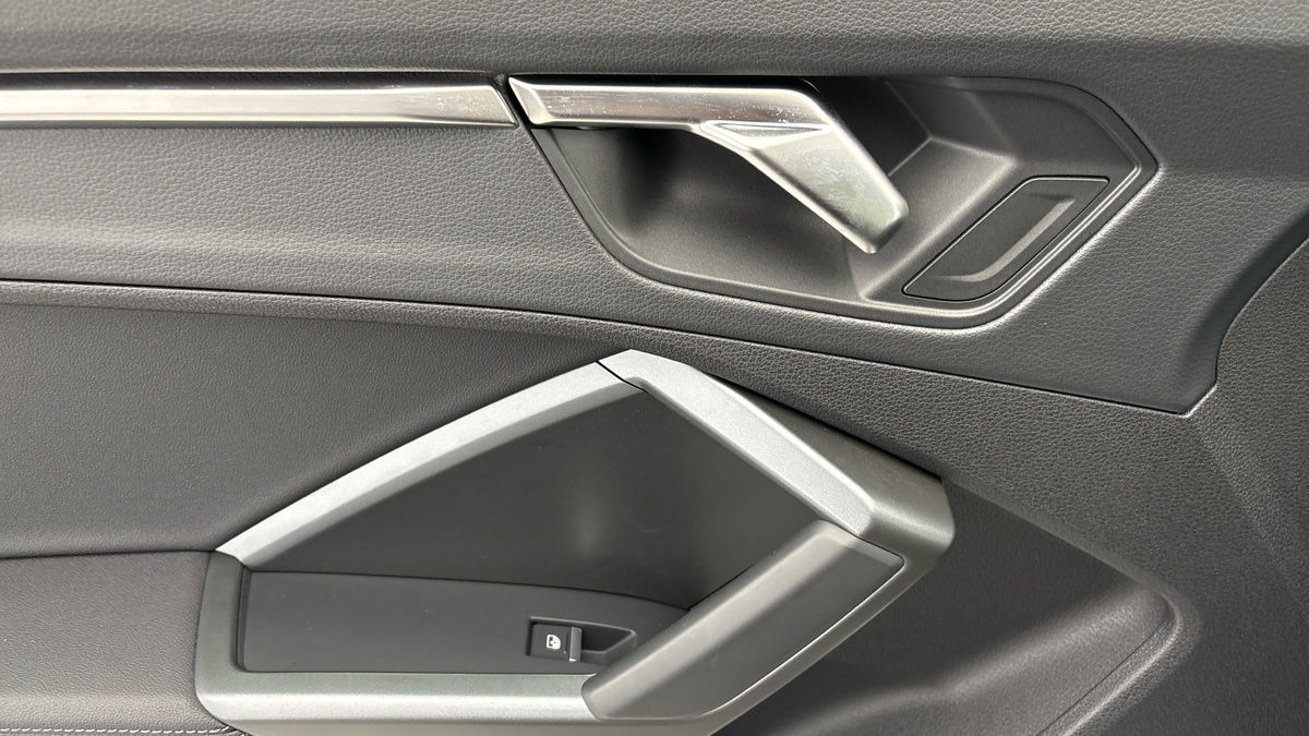 Audi Q3 Image 19
