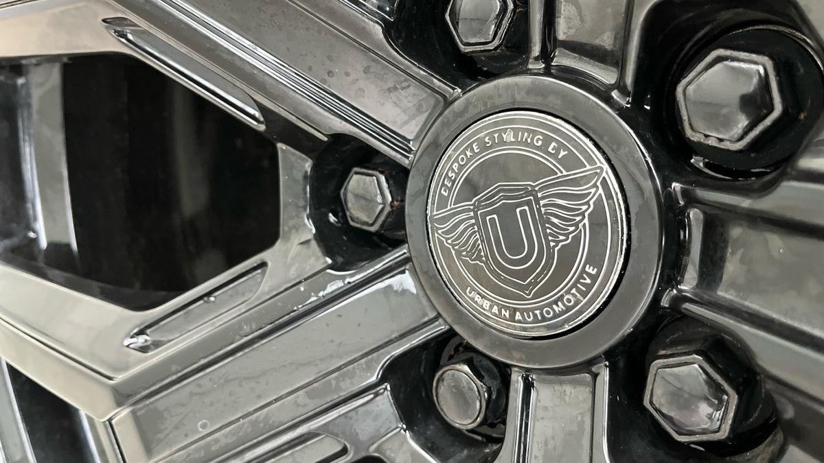 Land Rover Defender 90 Urban Image 28