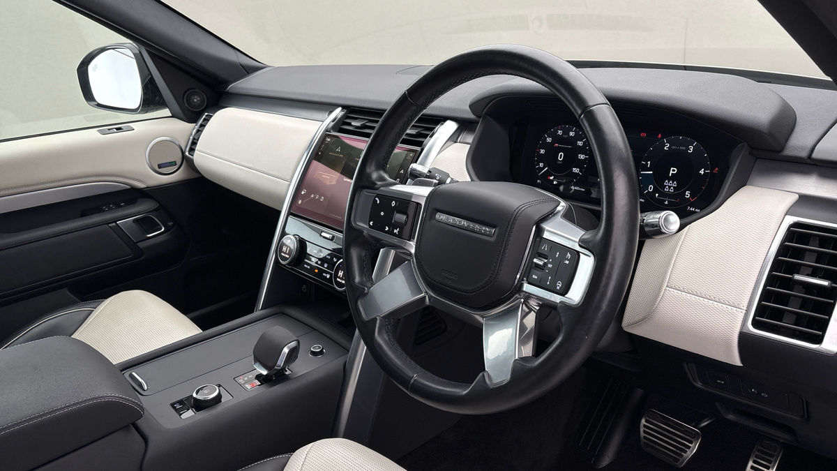 Land Rover Discovery Image 5