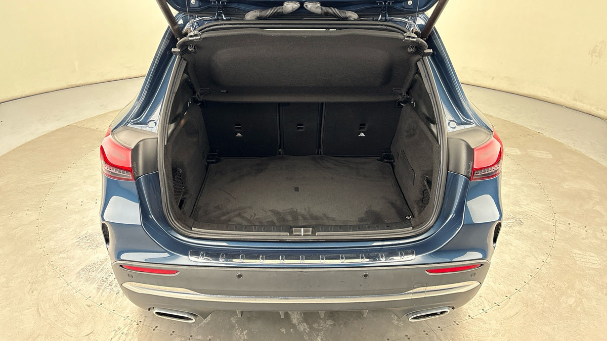 Mercedes-Benz GLA Image 11