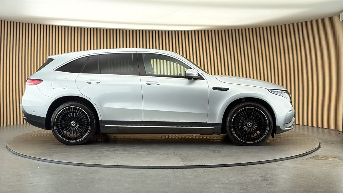 Mercedes-Benz EQC Image 16