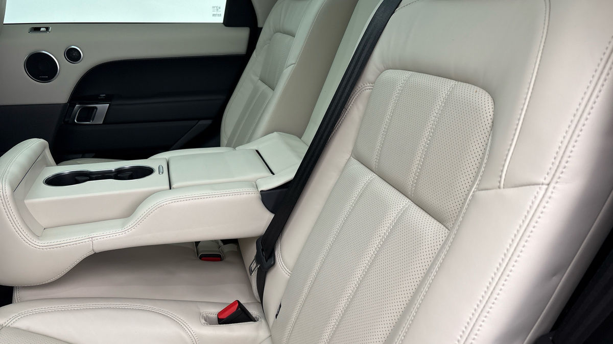 Land Rover Range Rover Sport Image 9