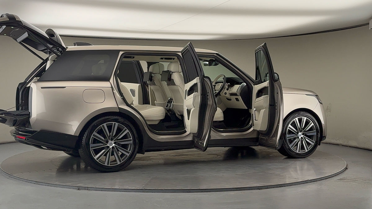 More views of Land Rover Range Rover