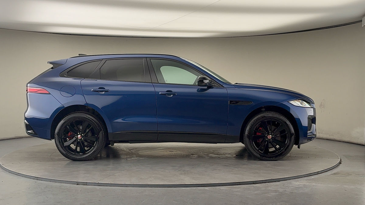 Jaguar F-PACE Image 16