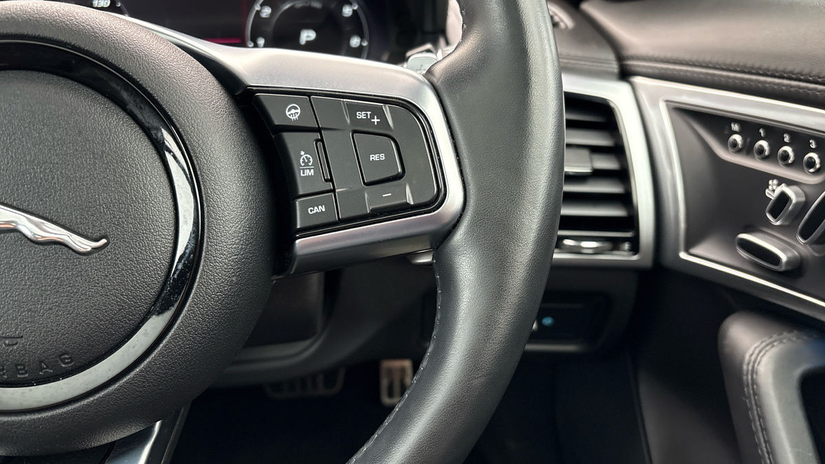 Jaguar F-Type Image 14