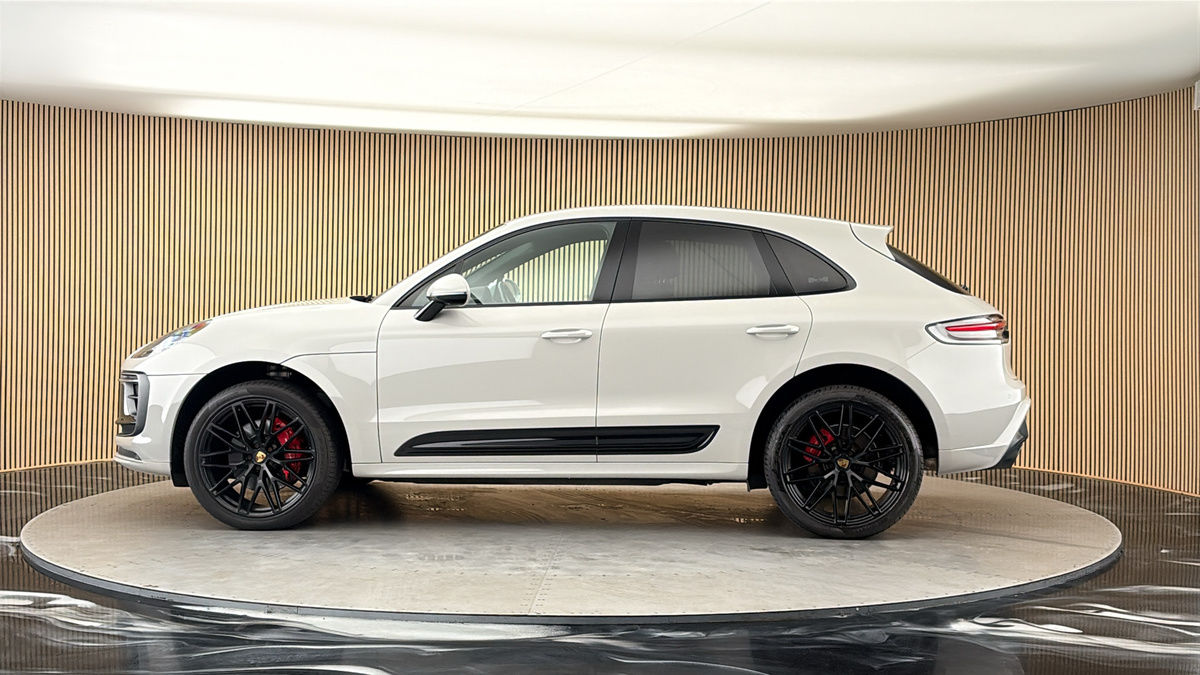 More views of Porsche Macan