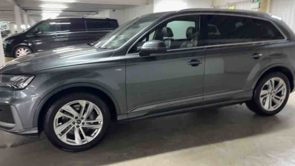 More views of Audi Q7