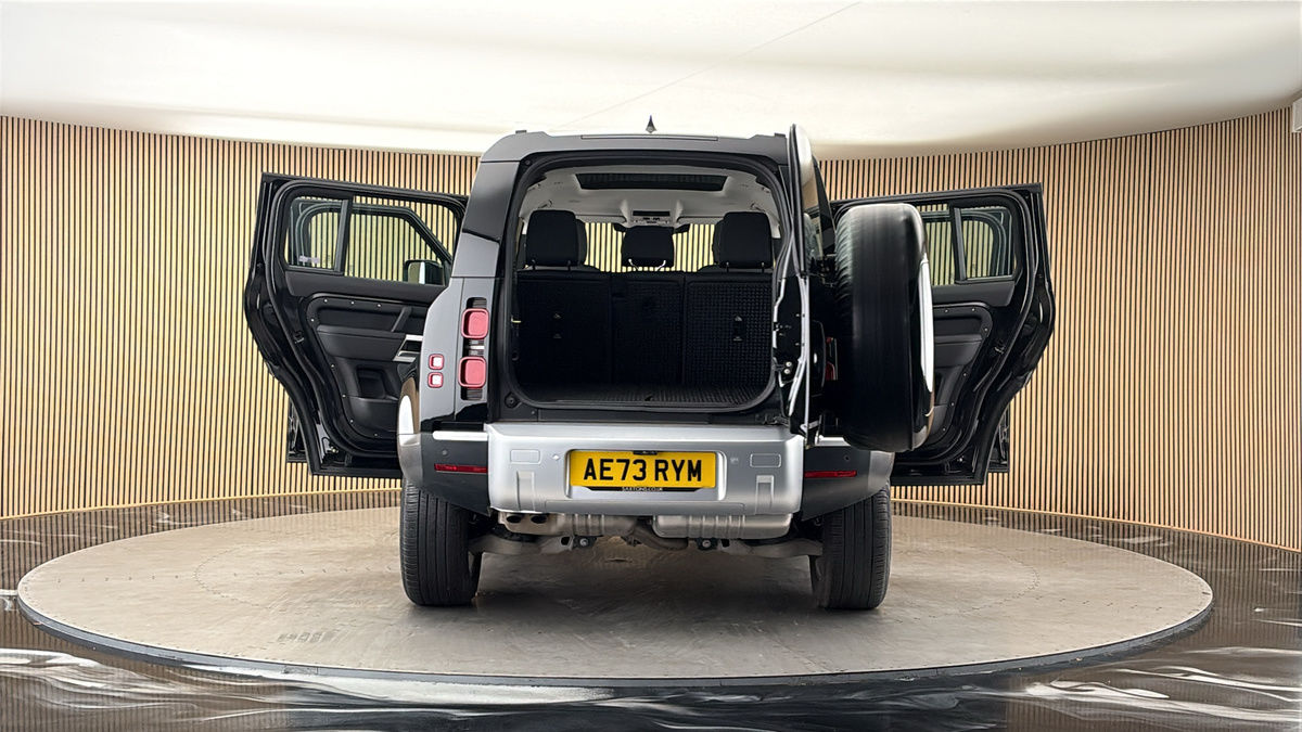 More views of Land Rover Defender 110