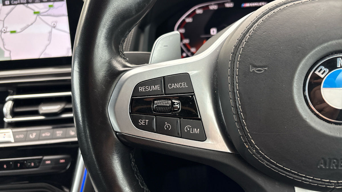 BMW 8 Series Image 13