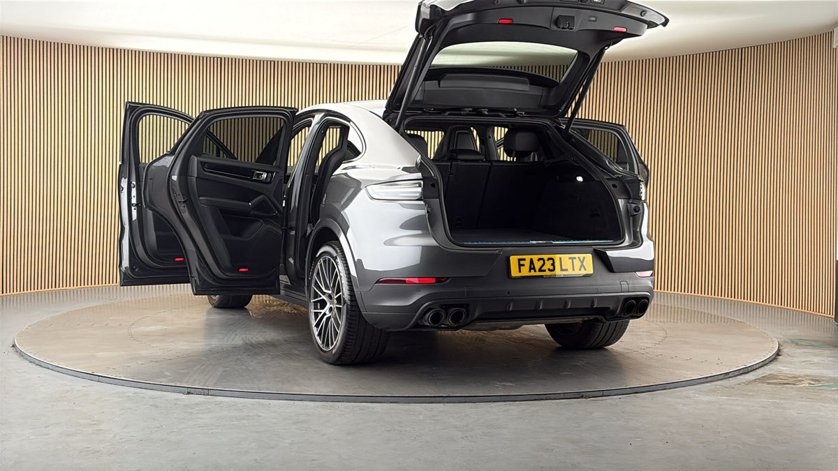 More views of Porsche Cayenne