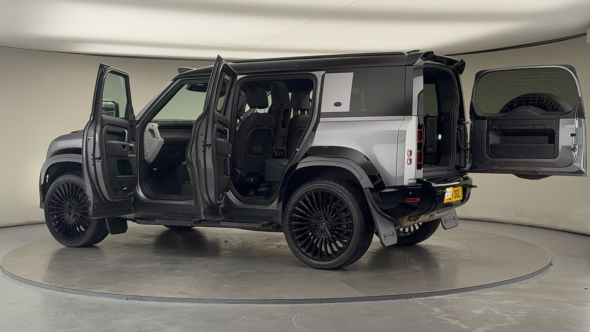 More views of Land Rover Defender 110