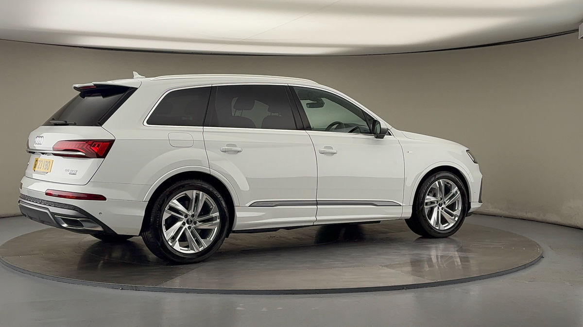 More views of Audi Q7