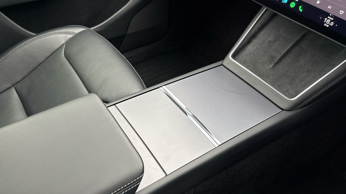 Tesla Model Y Image 18