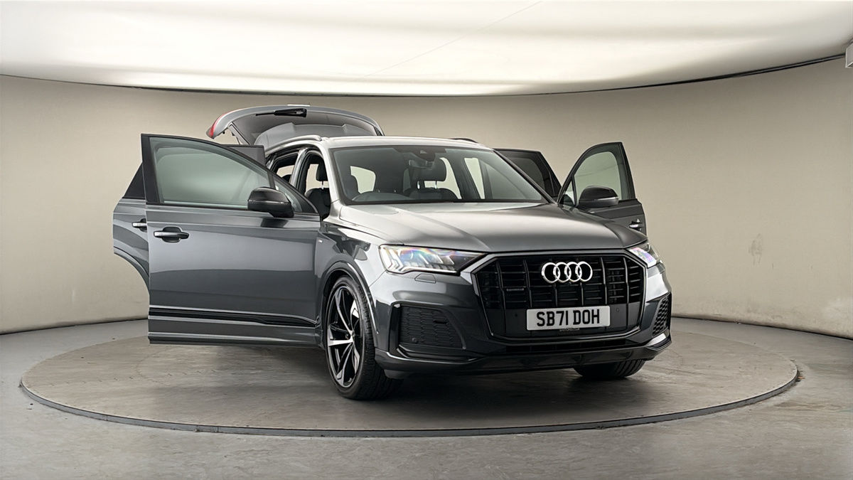 More views of Audi Q7