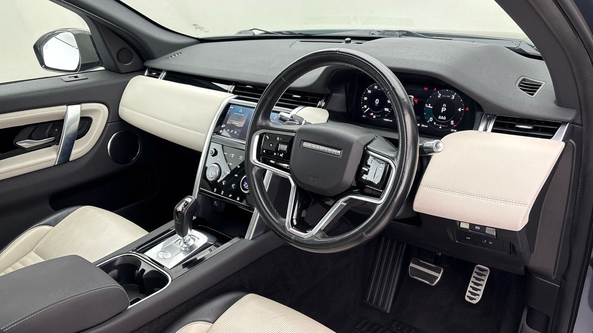 Land Rover Discovery Sport Image 5
