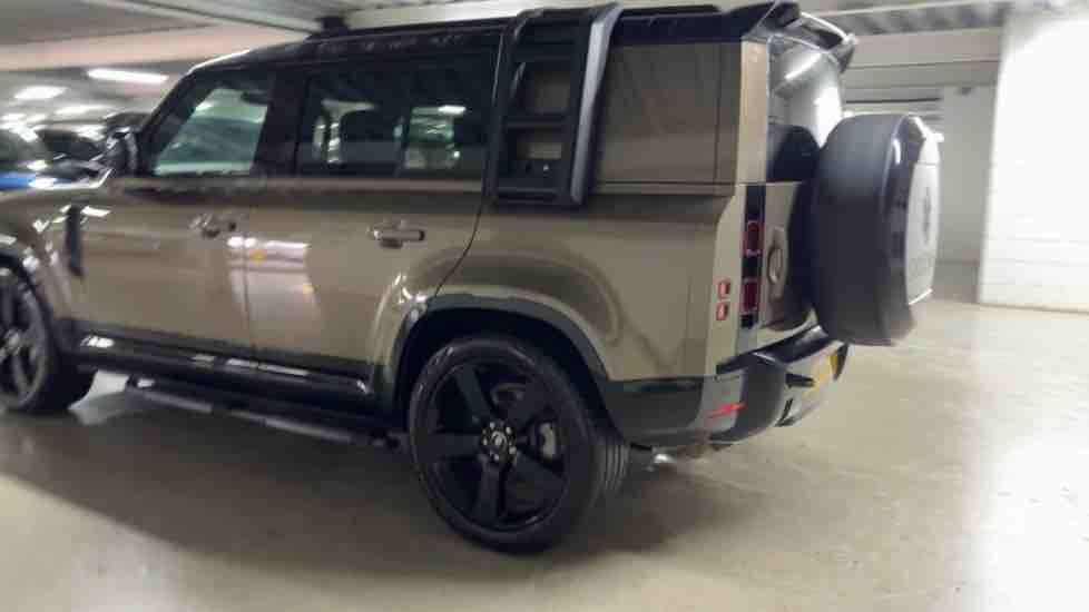 More views of Land Rover Defender 110