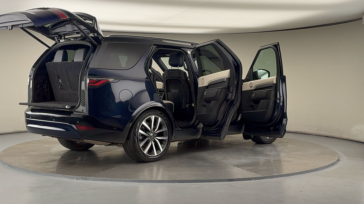 More views of Land Rover Discovery