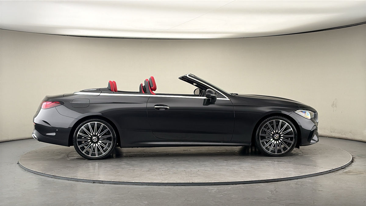 Mercedes-Benz CLE Image 16