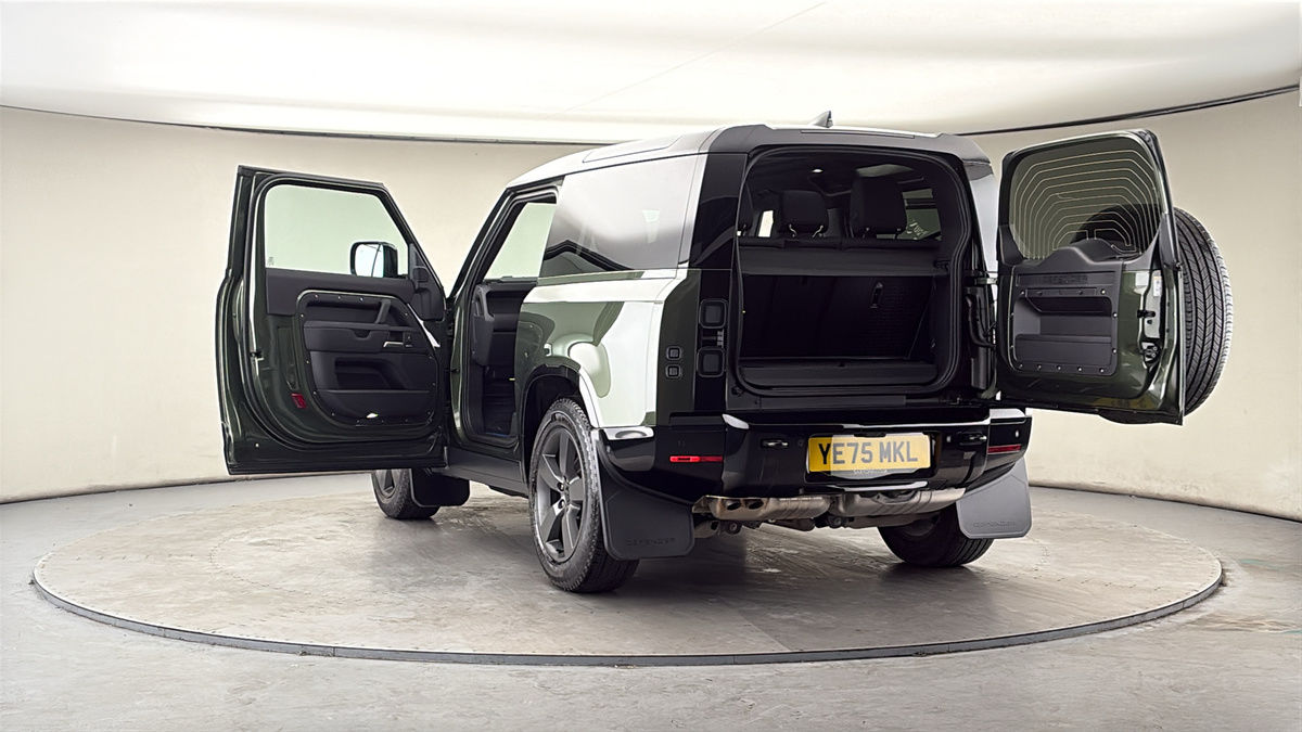 More views of Land Rover Defender 90