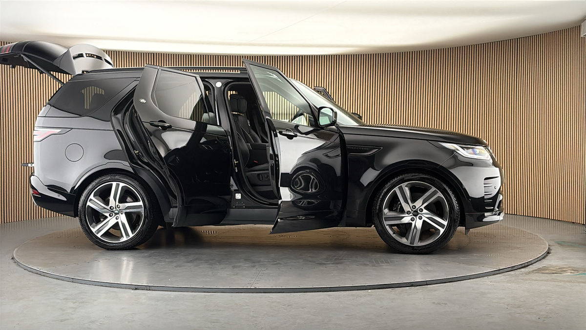 More views of Land Rover Discovery