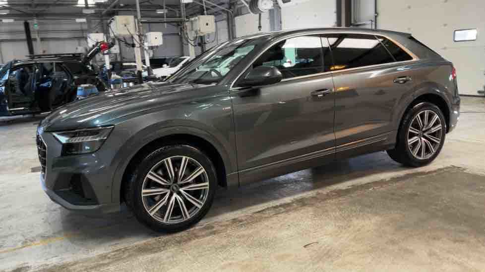 More views of Audi Q8