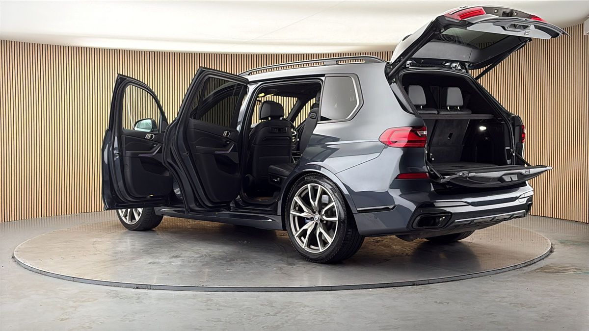 More views of BMW X7