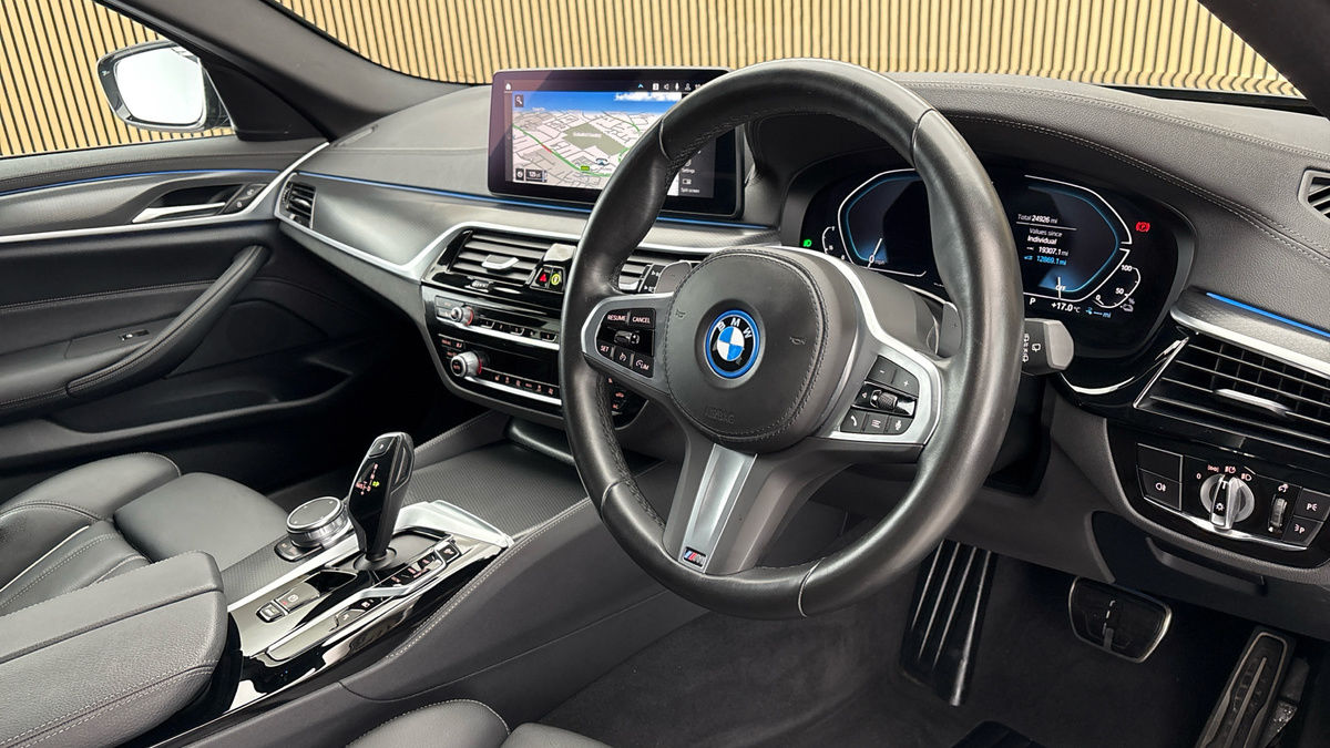 BMW 5 Series Image 5