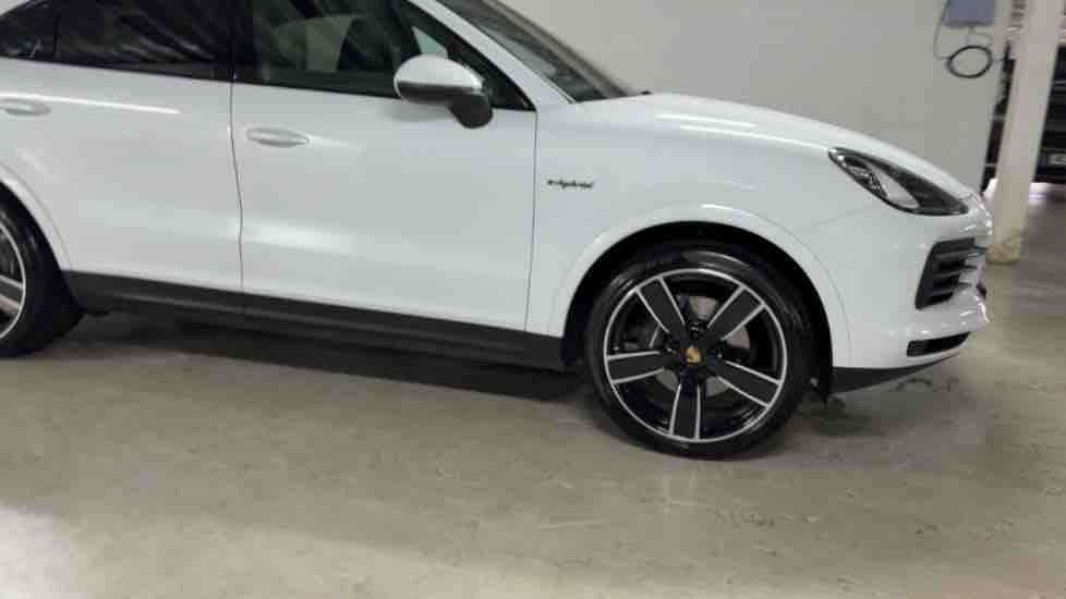 More views of Porsche Cayenne