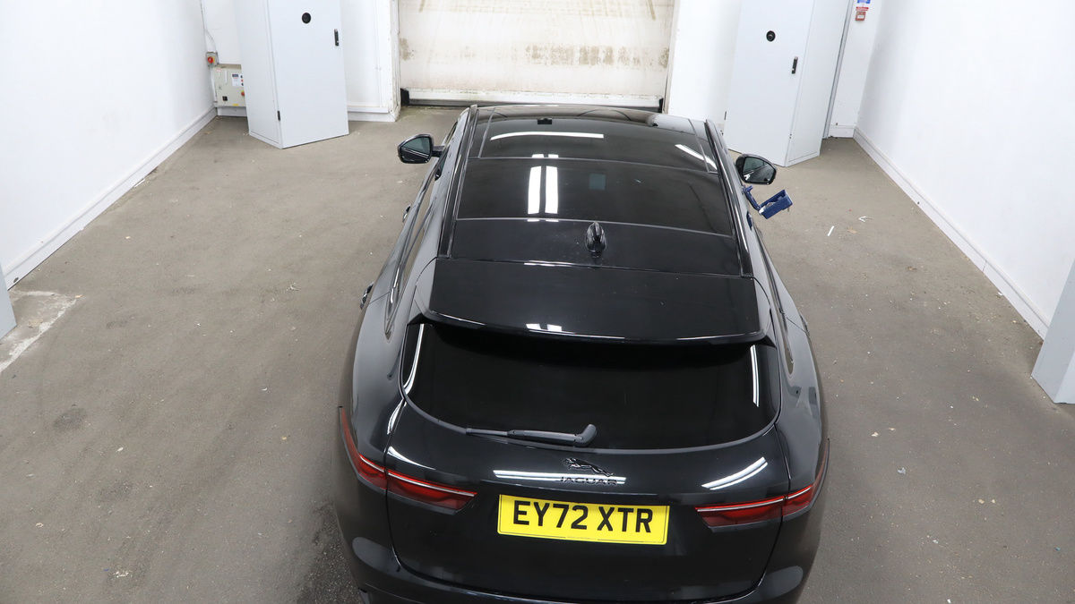 Jaguar F-PACE Image 8