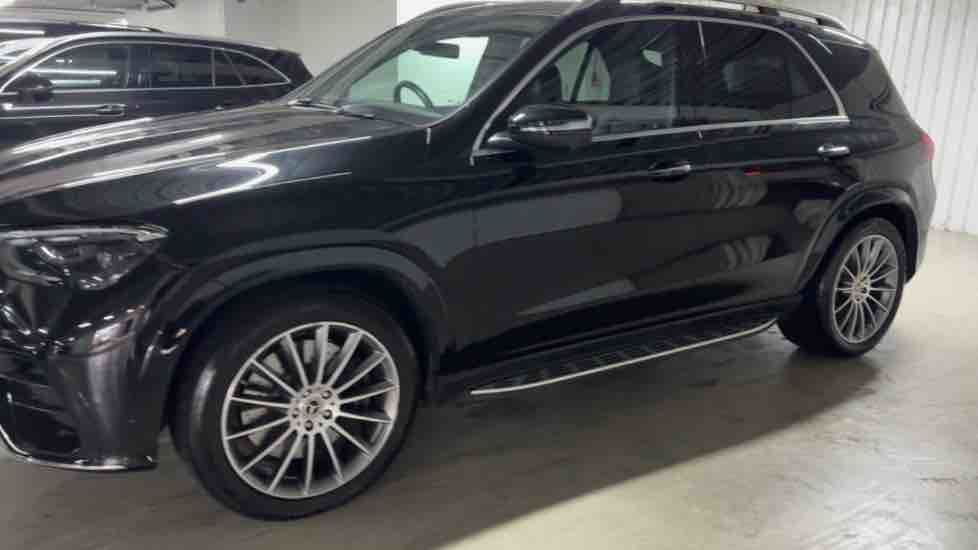 More views of Mercedes-Benz GLE