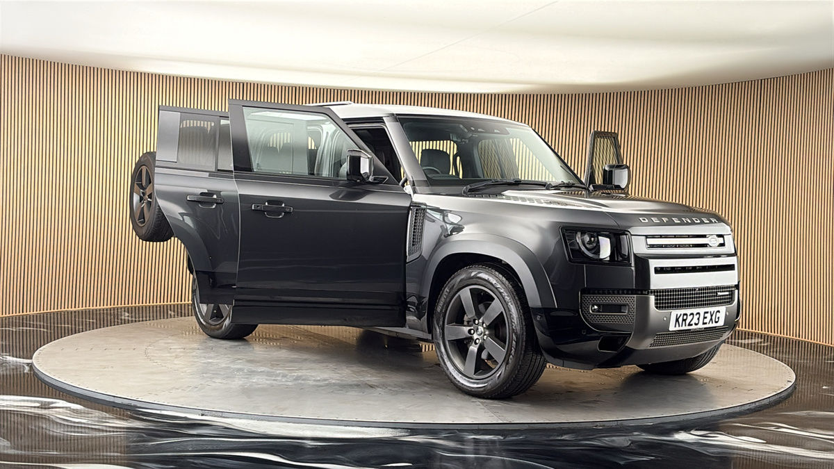 More views of Land Rover Defender 110