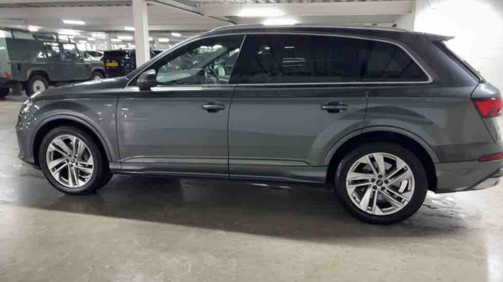More views of Audi Q7