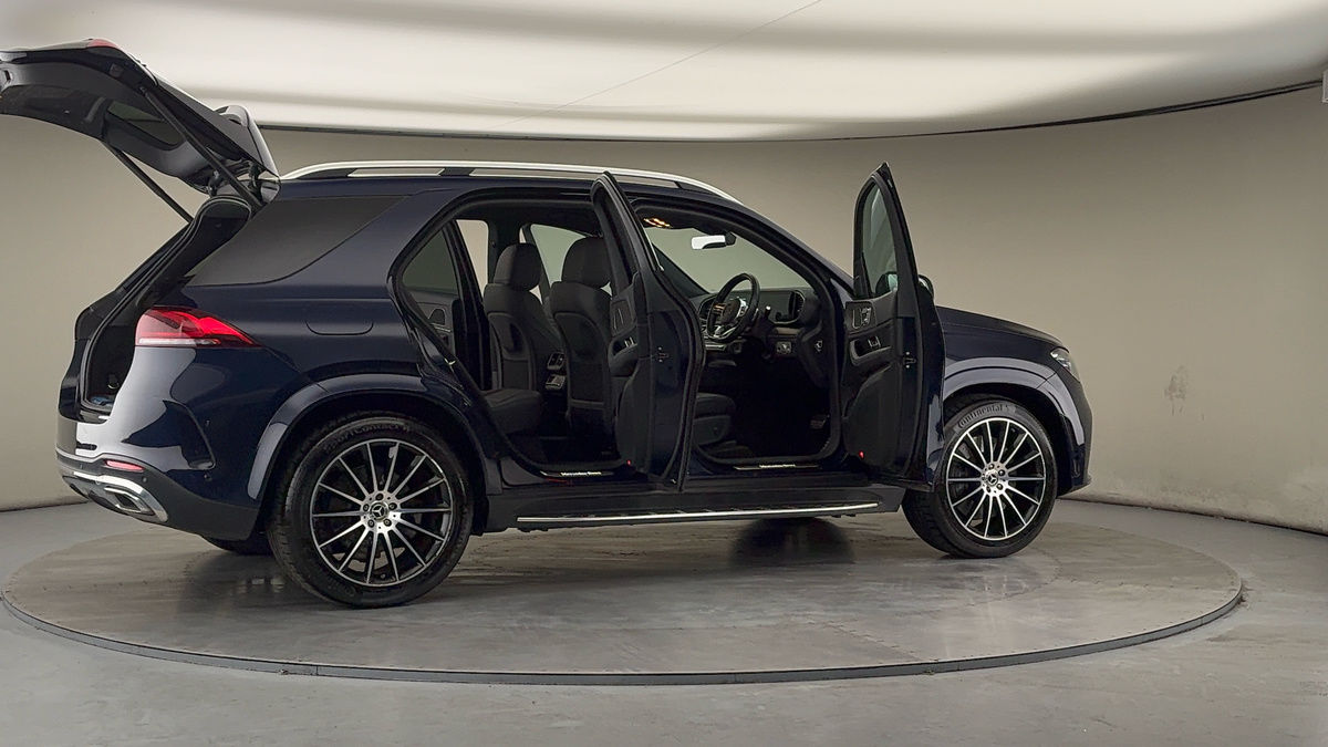 More views of Mercedes-Benz GLE