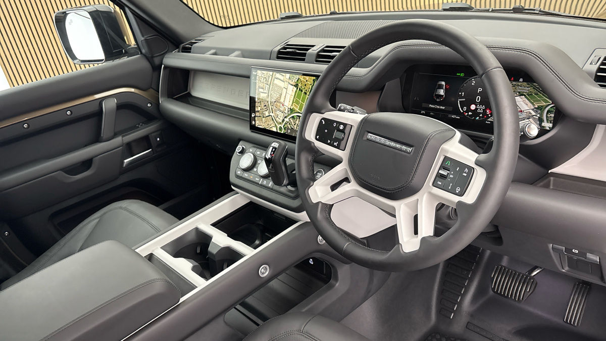 Land Rover Defender 110 Image 5