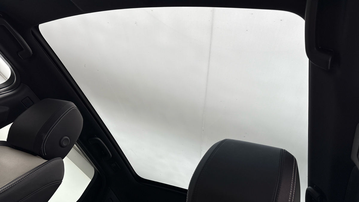 Land Rover Discovery Sport Image 6