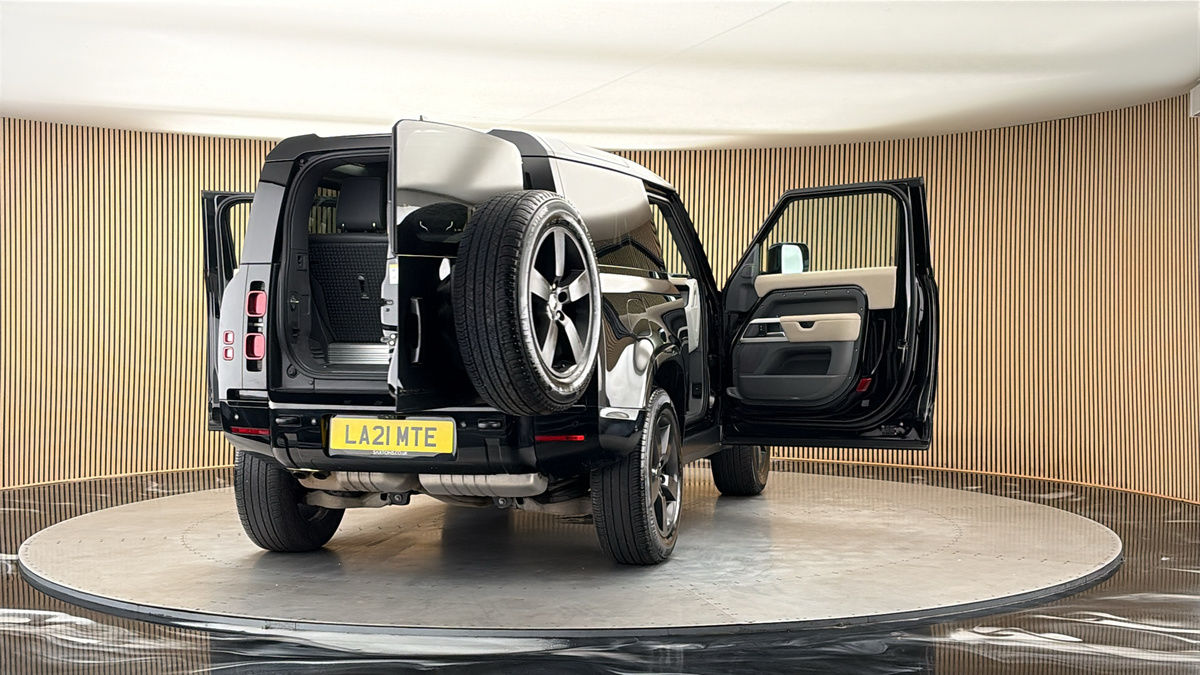 More views of Land Rover Defender 90