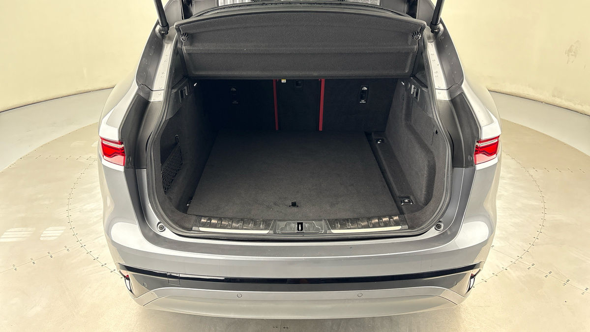 Jaguar F-PACE Image 11