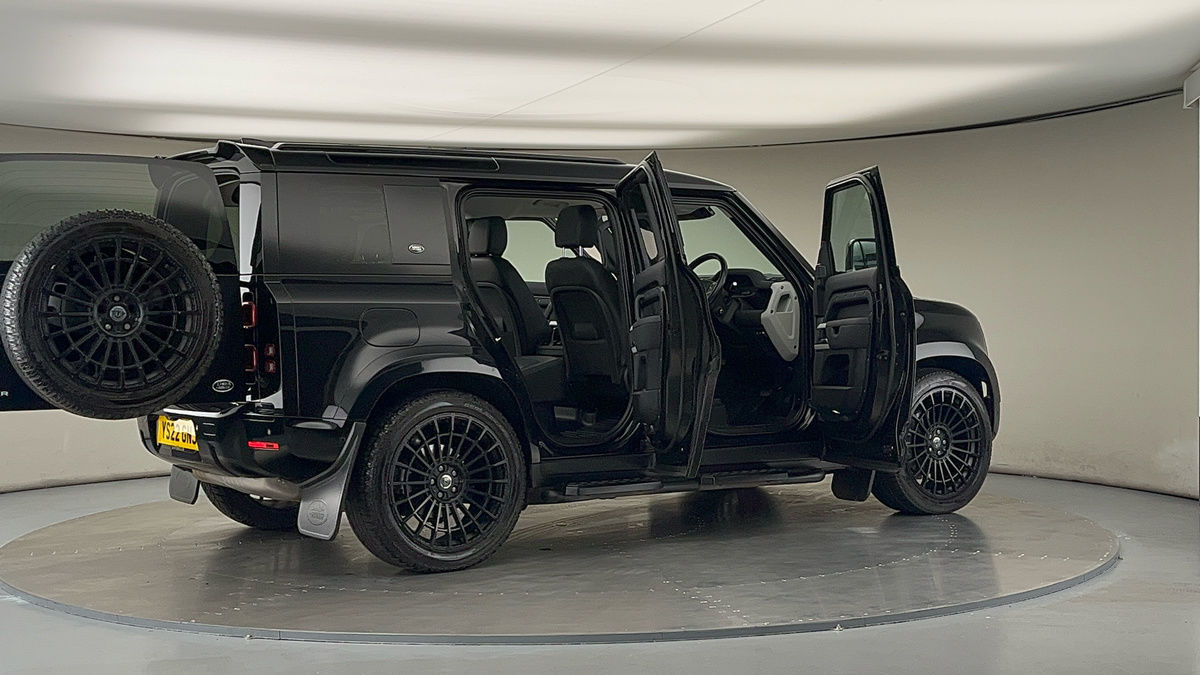 More views of Land Rover Defender 110