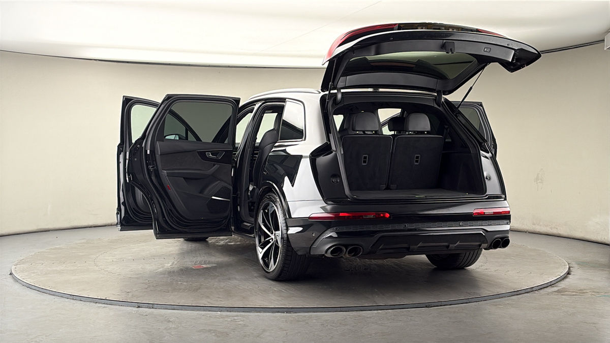 More views of Audi SQ7