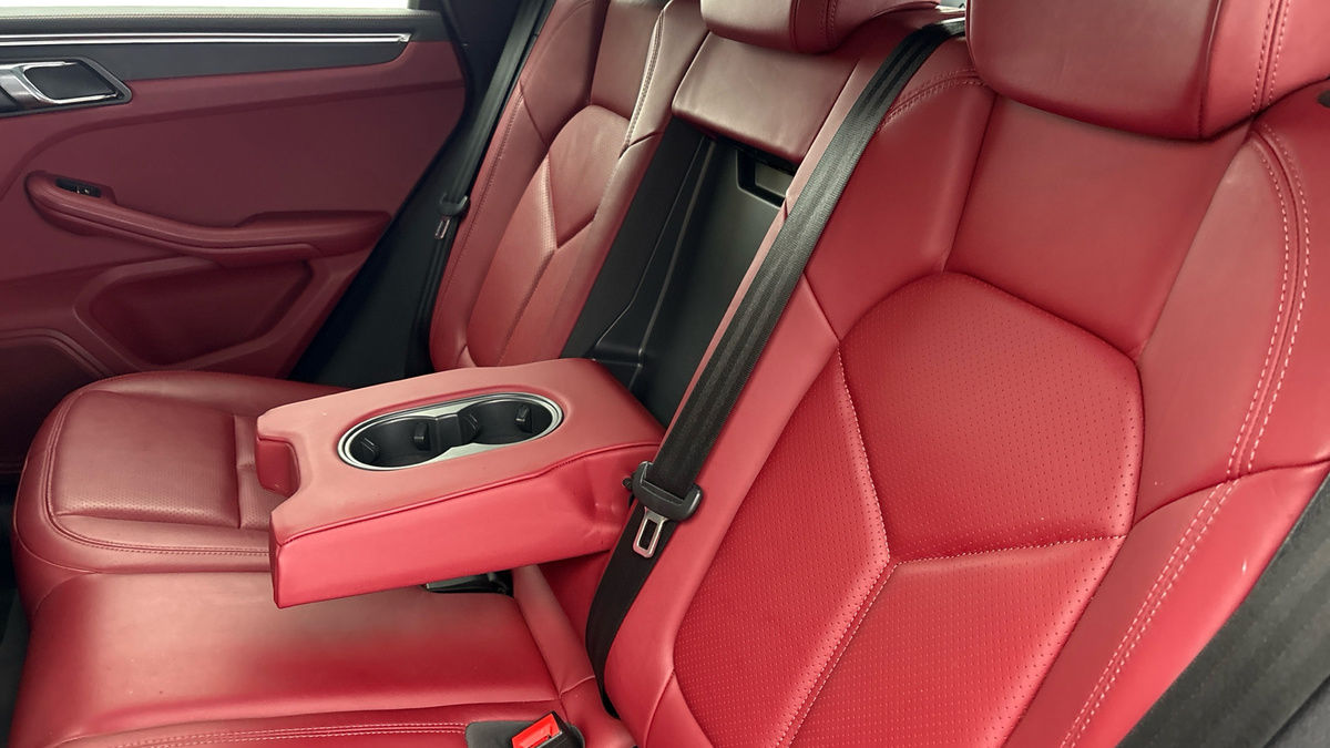 Porsche Macan Image 9