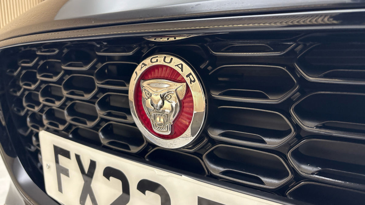 Jaguar F-Type Image 24