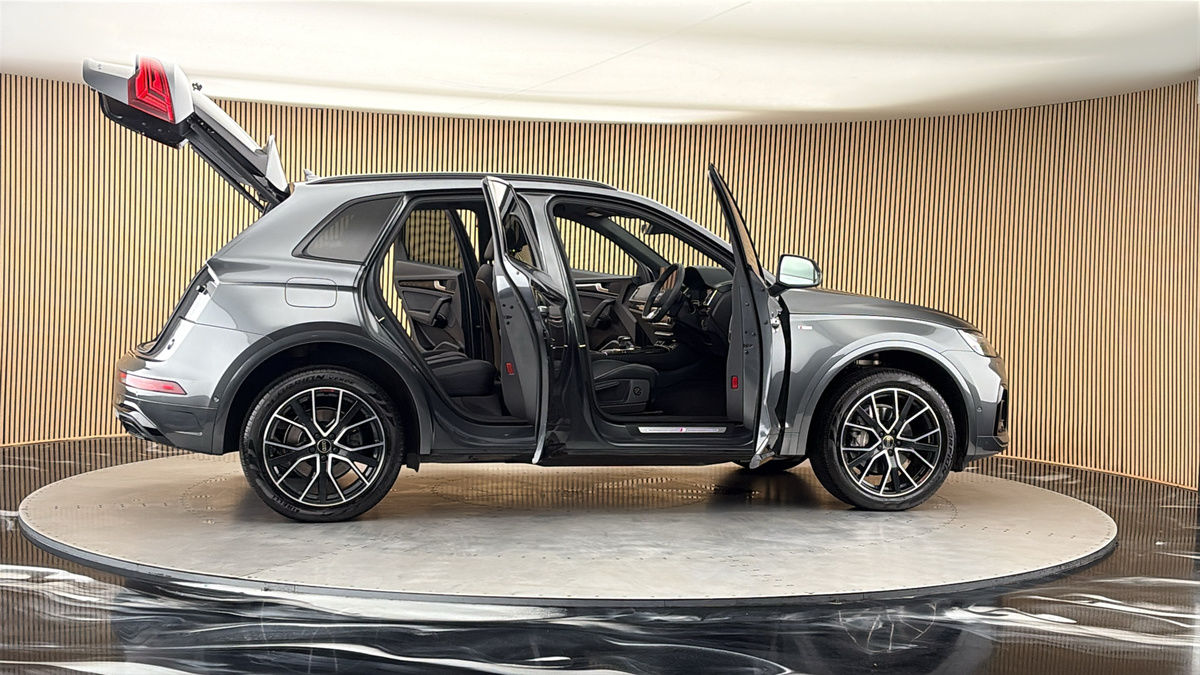 More views of Audi Q5