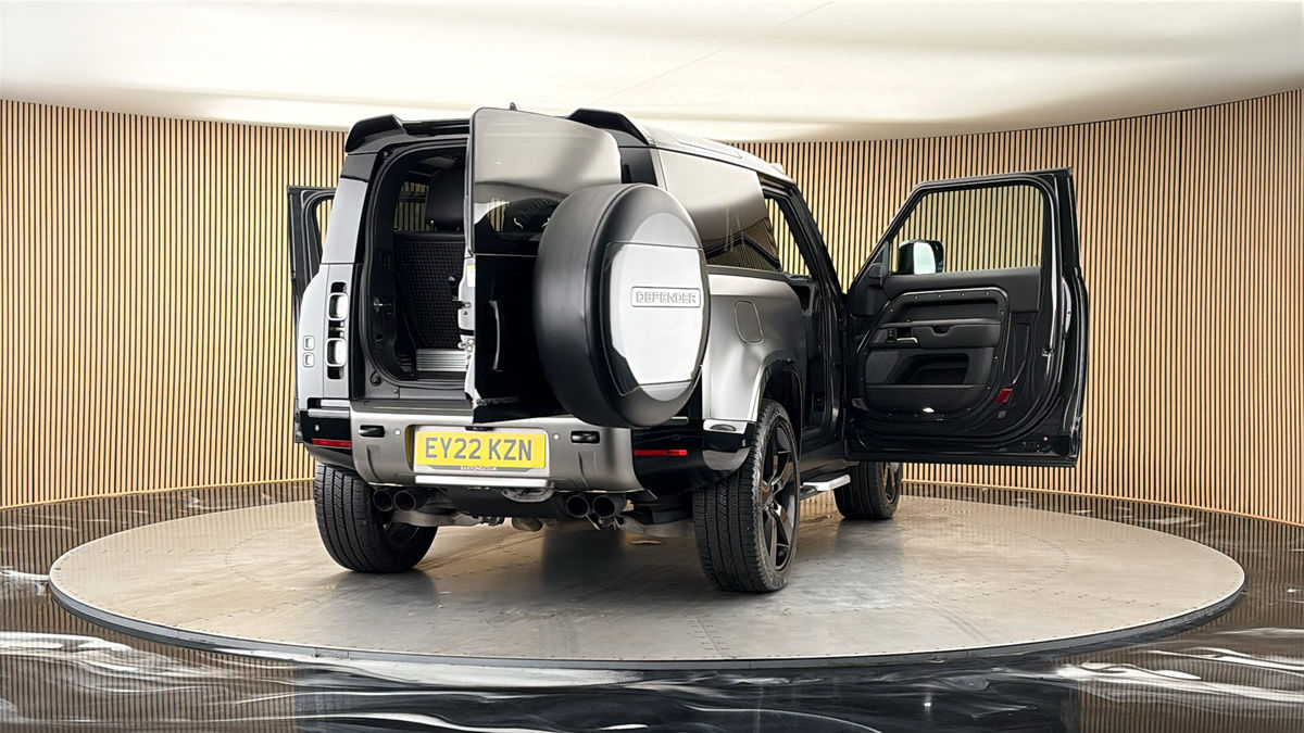 More views of Land Rover Defender 90