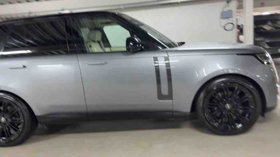 More views of Land Rover Range Rover