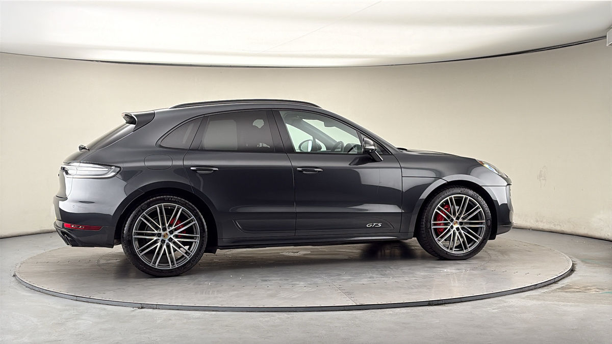 More views of Porsche Macan