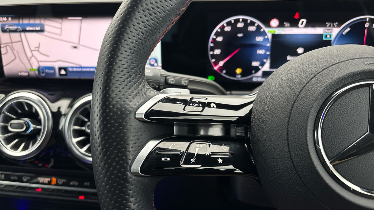 Mercedes-Benz GLA Image 13