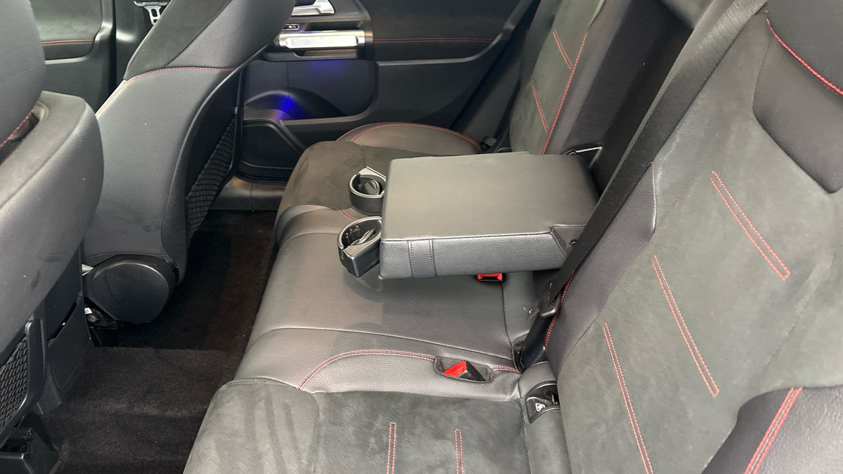 Mercedes-Benz GLB Image 9