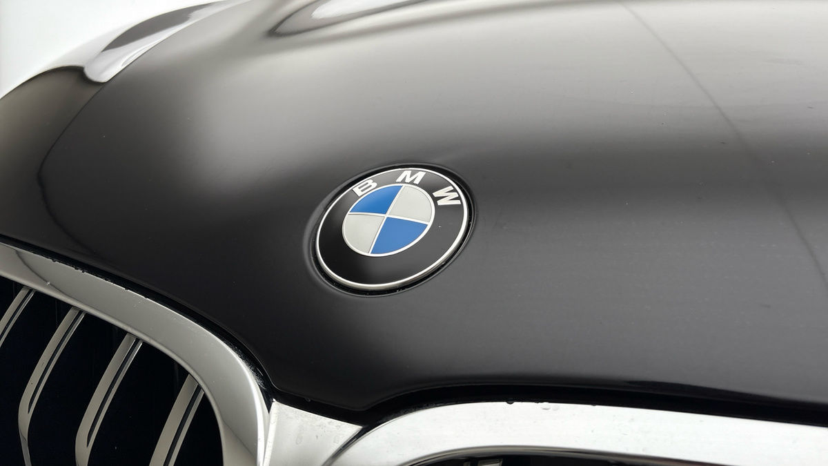 BMW 8 Series Image 24