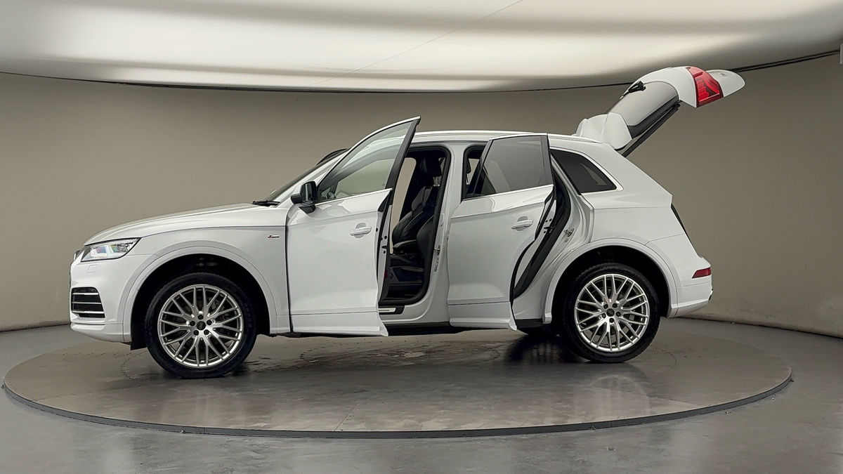 More views of Audi Q5