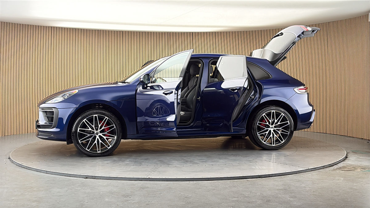 More views of Porsche Macan